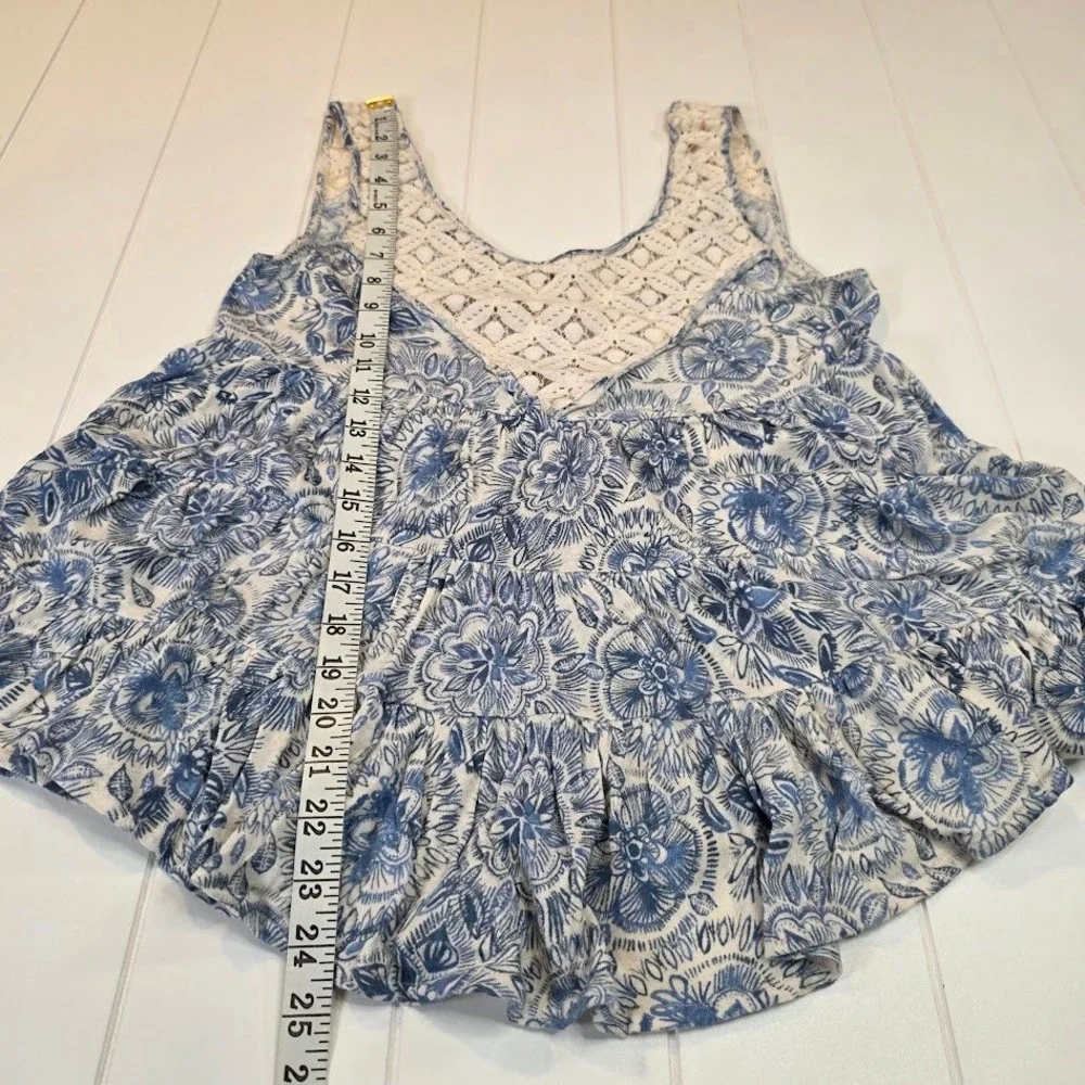 Free People Women's Medium Tank Top‎ Blue White Floral Lace Tiered Linen Blend